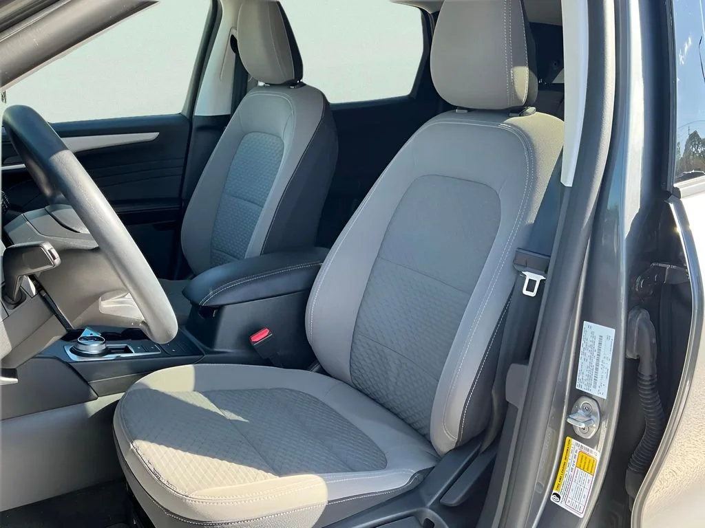 Used 2022 Gray Ford SE image 25