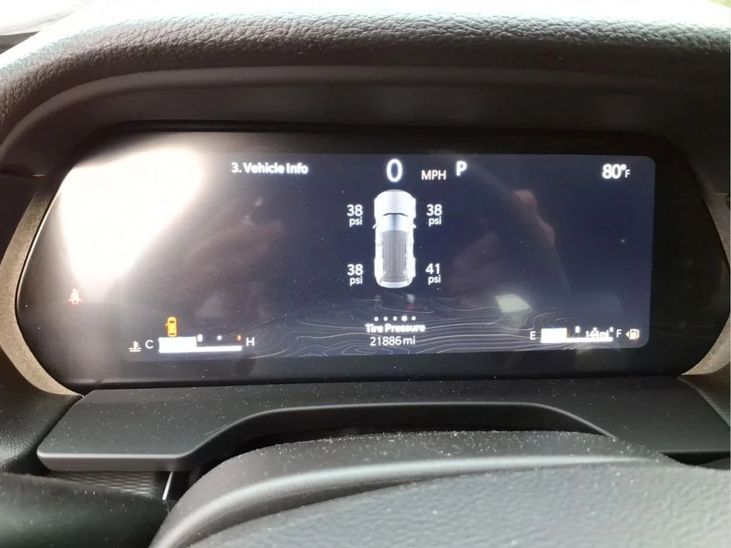 Used 2024 Black Jeep Altitude image 23