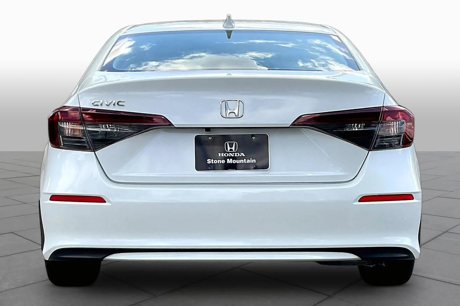 Used 2025 Platinum White Pearl Honda LX image 5