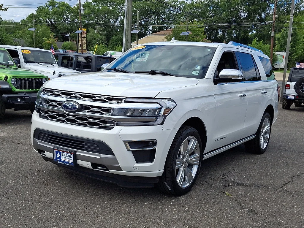 Used 2022 Star White Metallic Tri-Coat Ford Platinum image 5