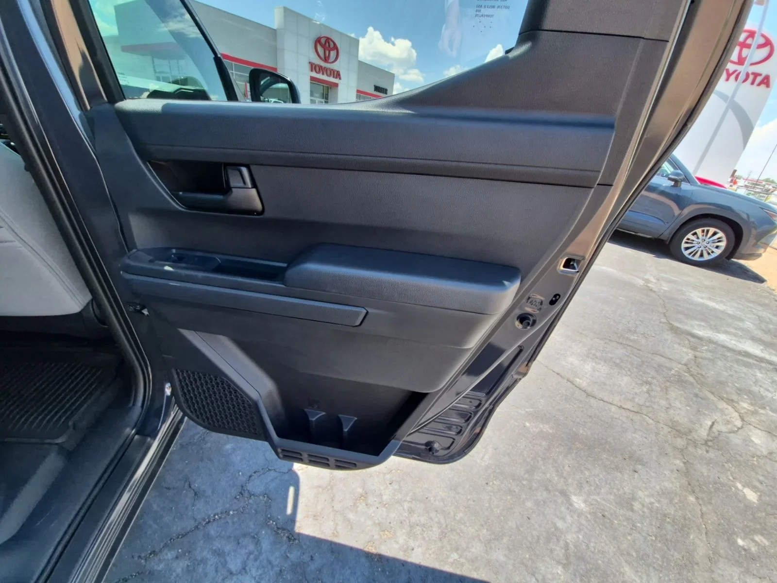 2026 Toyota Tacoma SR5 - Photo 41