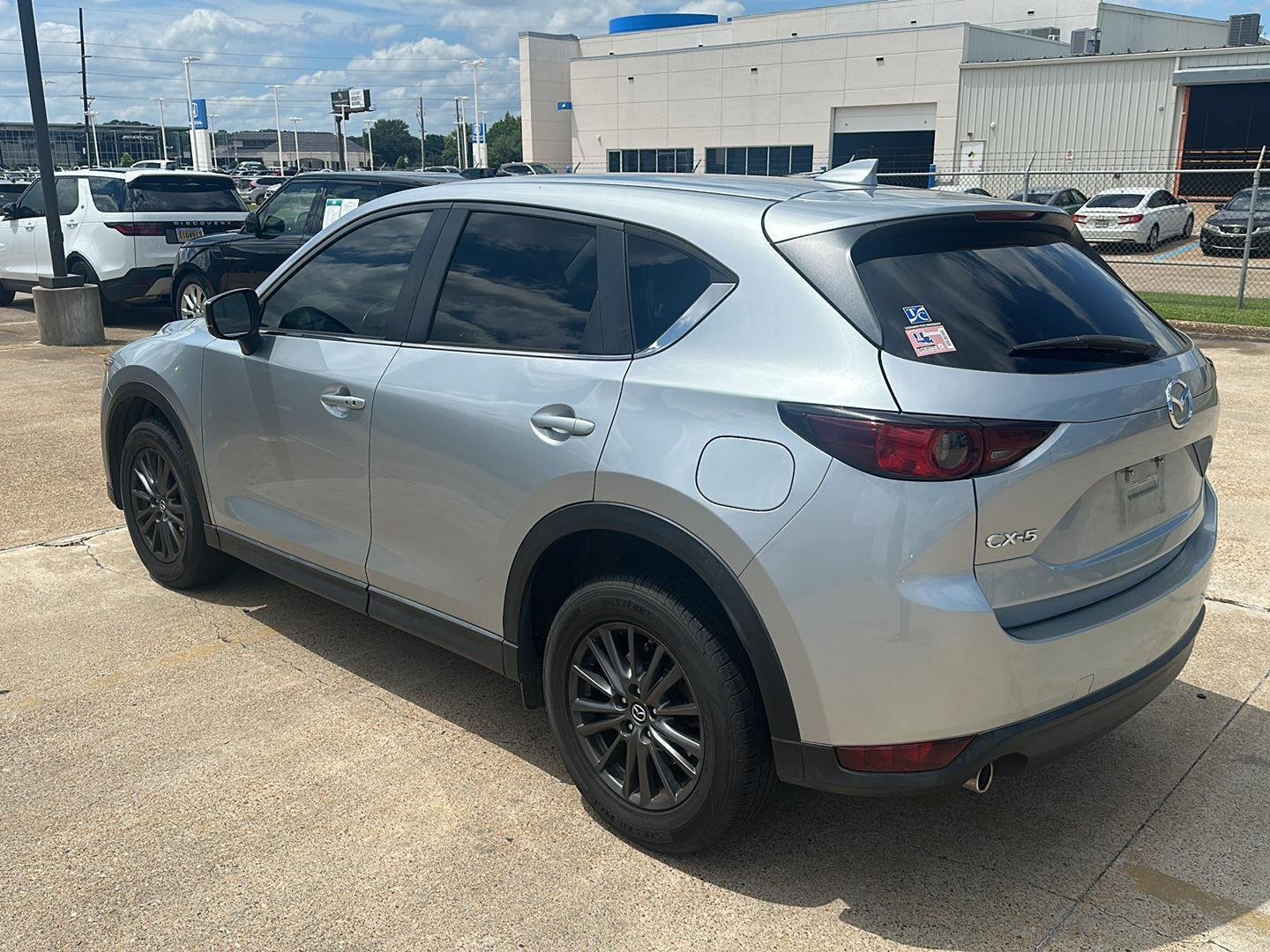 Used 2020 MACHINE GRAY METALLIC MAZDA TOUR image 4