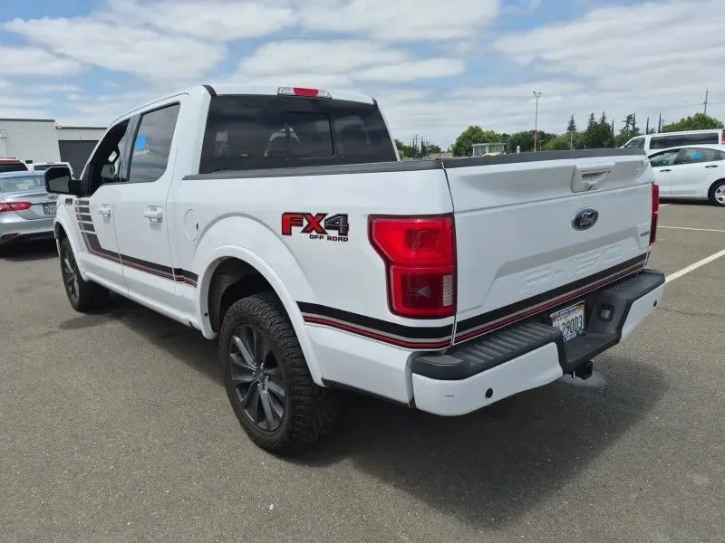 Used 2018  Ford Lariat image 3