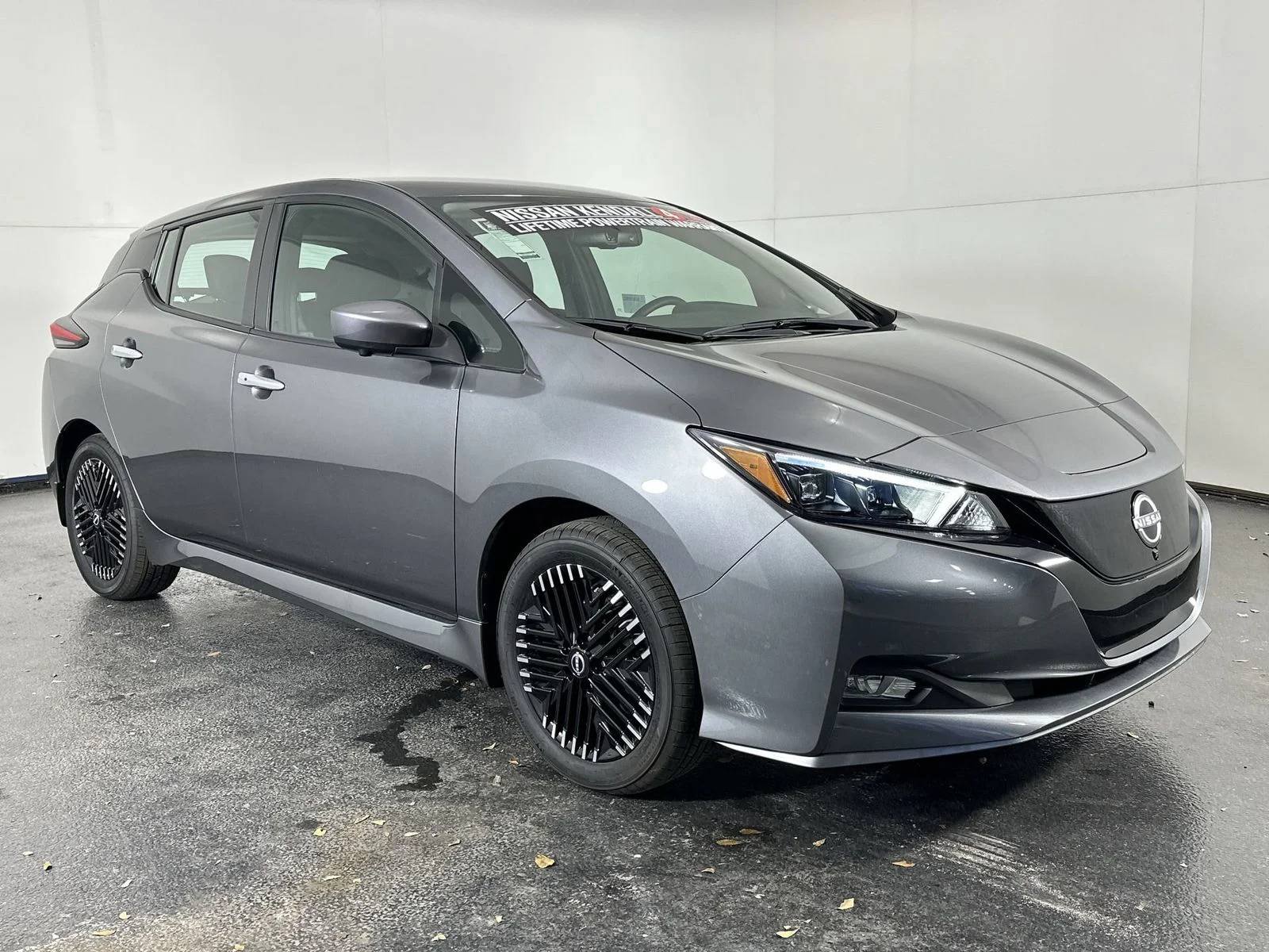 New 2025 Gray Nissan SV Plus image 2