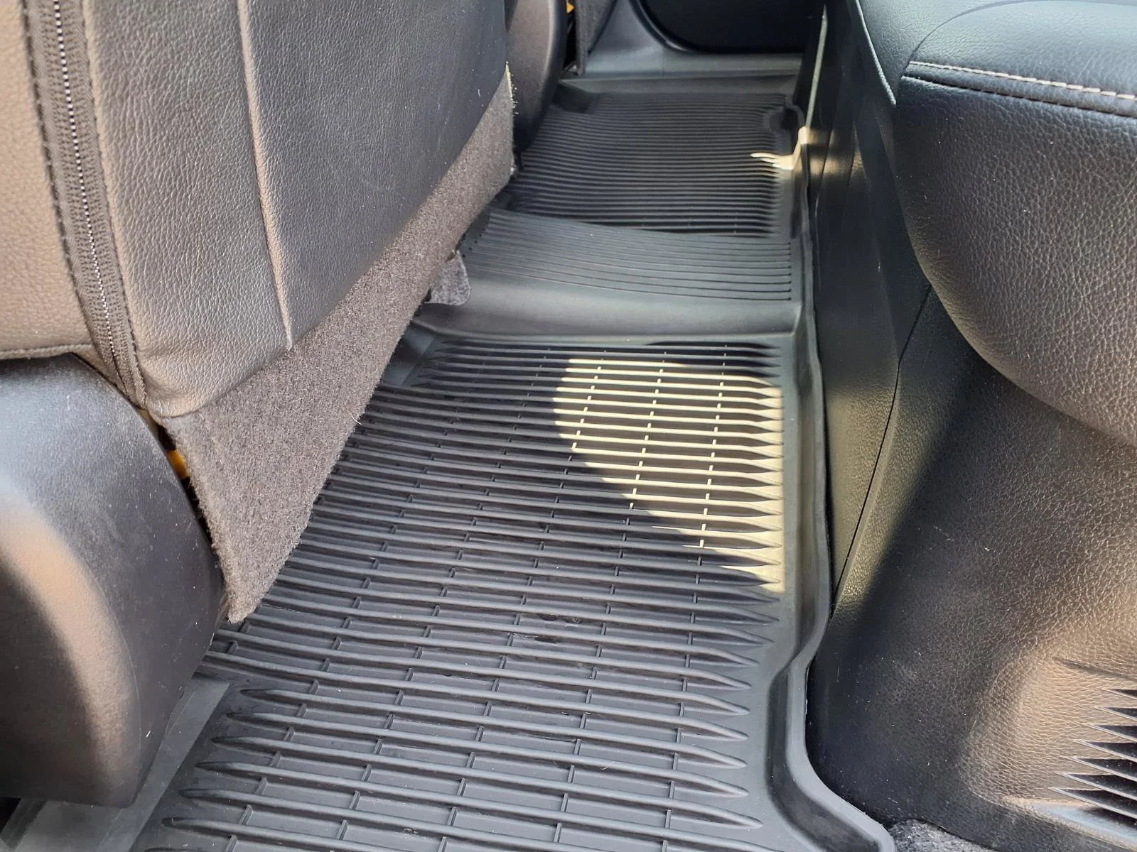 Used 2018 Aqua Toyota Hybrid Limited image 28