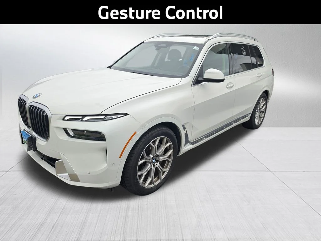 Used 2025 White BMW xDrive40i image 18