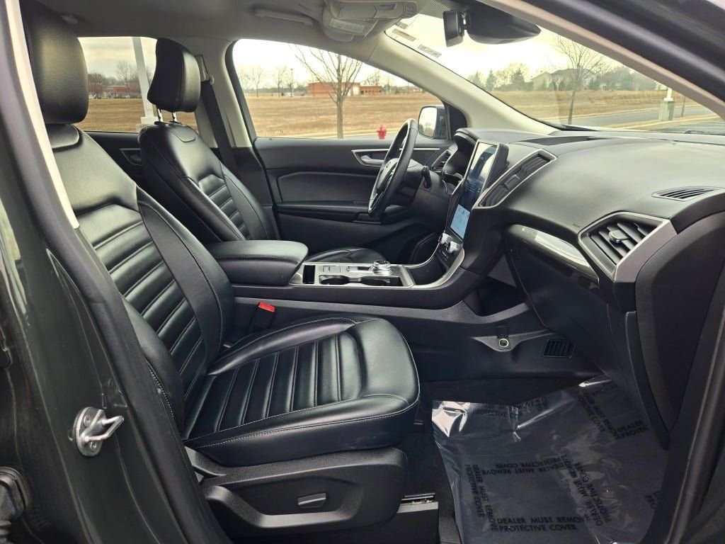 Used 2023 Green Metallic Ford SEL image 6