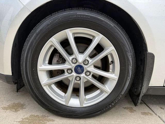 Used 2016 Silver Ford SE image 12
