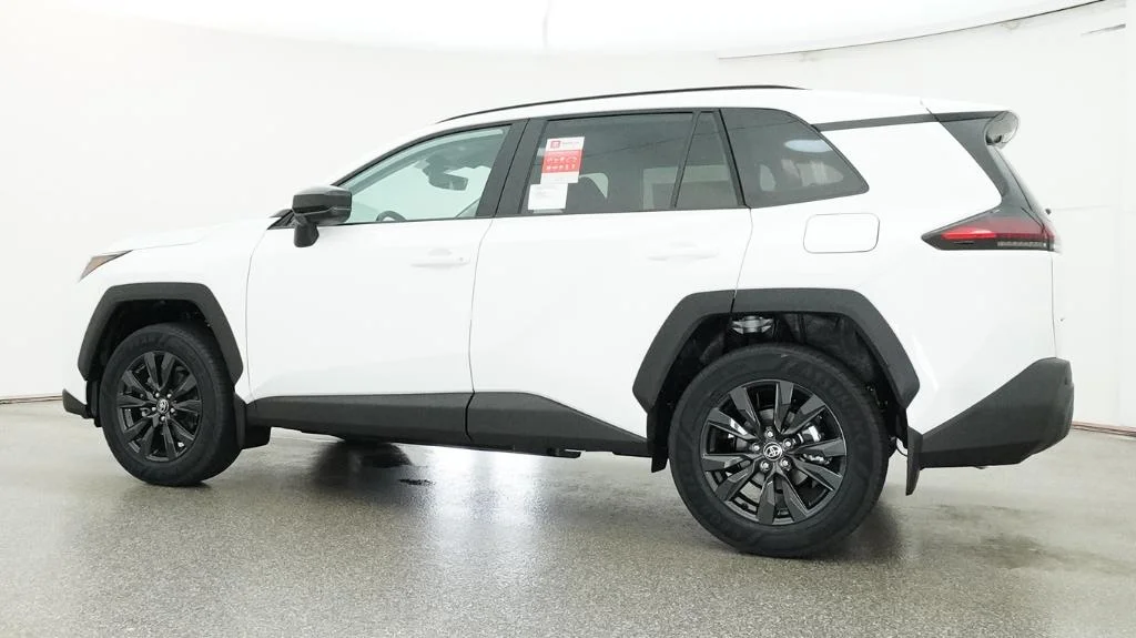 New 2026 Ice Cap Toyota XLE Premium image 13