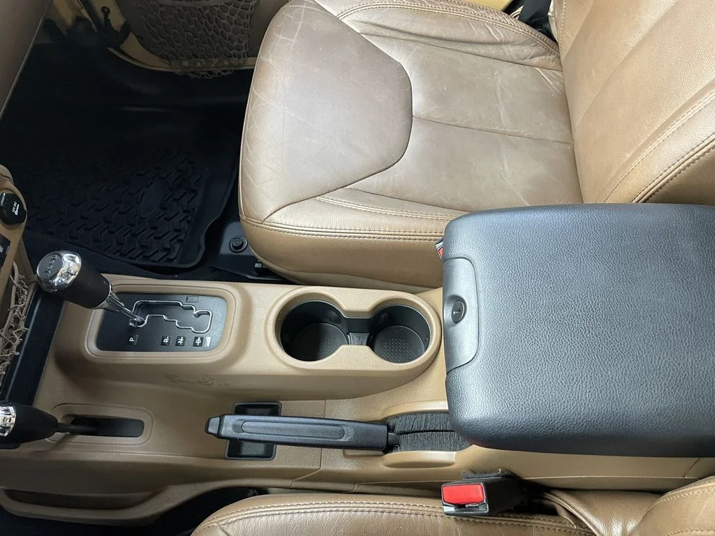 Used 2014 Dune Clear Coat Jeep Sahara image 21