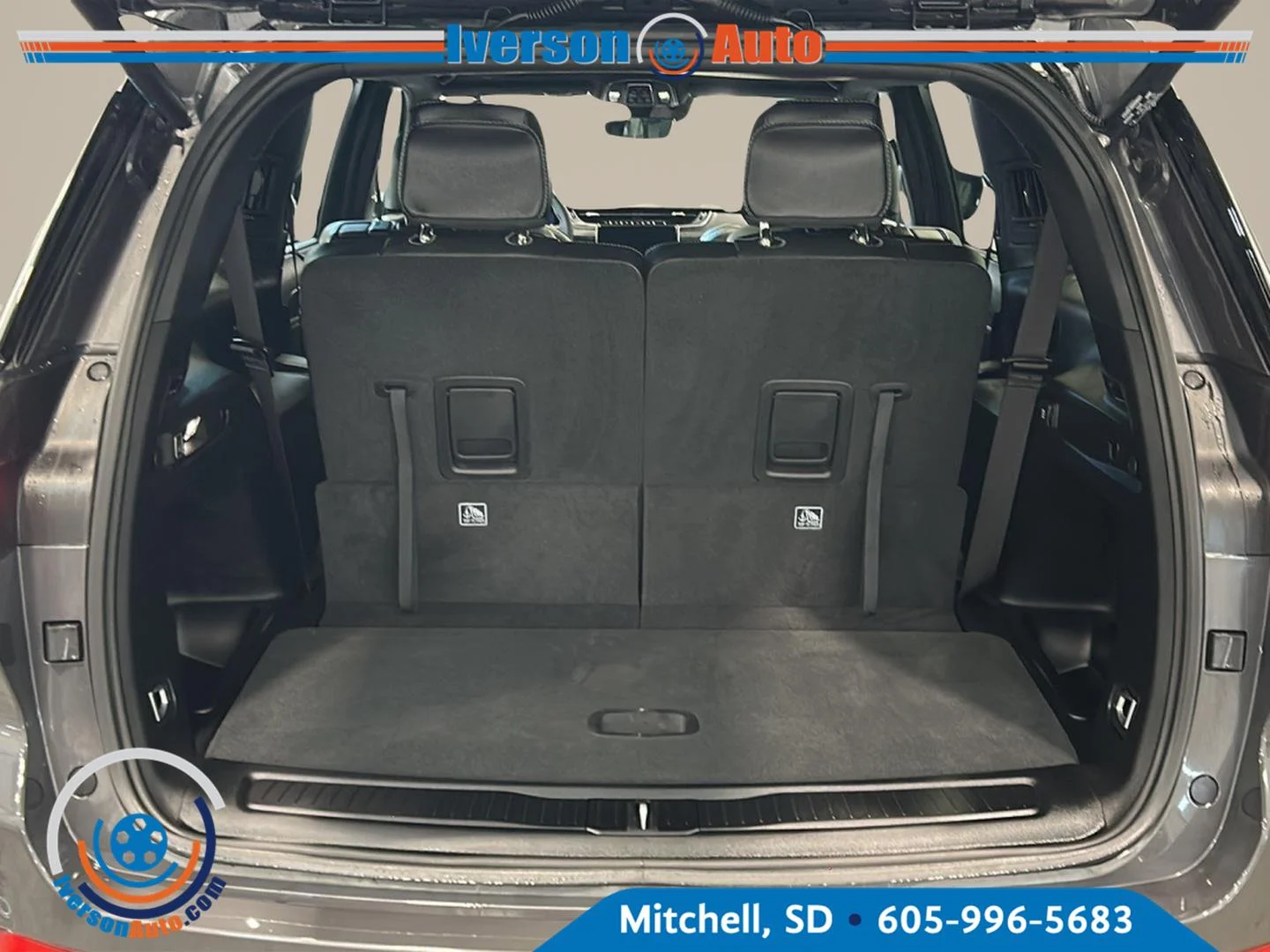 Used 2024 Baltic Gray Metallic Clearcoat Jeep Limited image 30