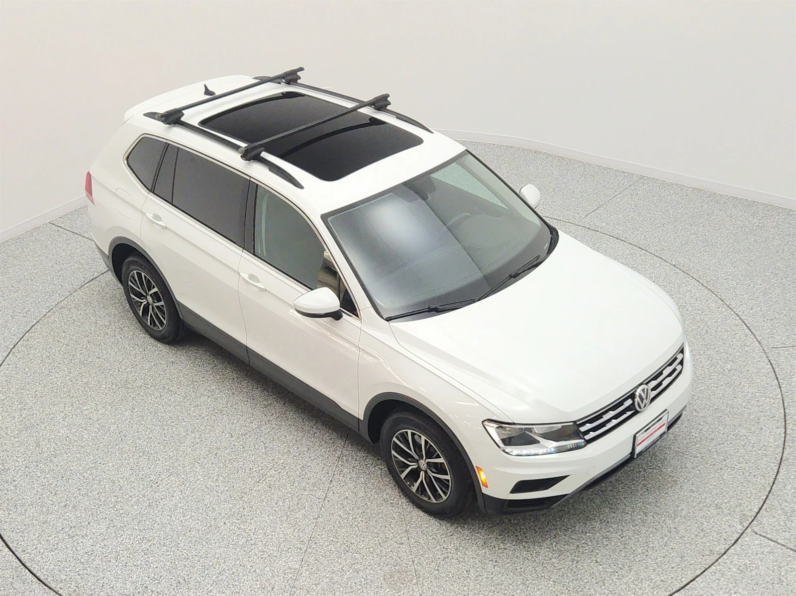 Used 2019 Pure White Volkswagen 2.0T SE FWD image 24