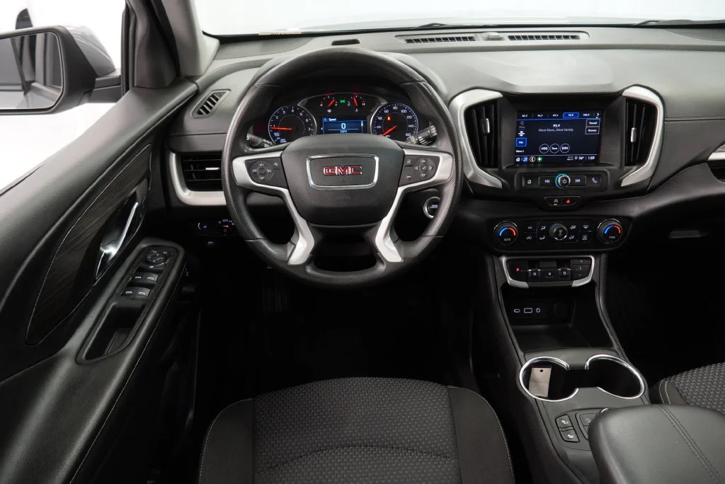 Used 2024 Sterling Metallic GMC SLE image 13