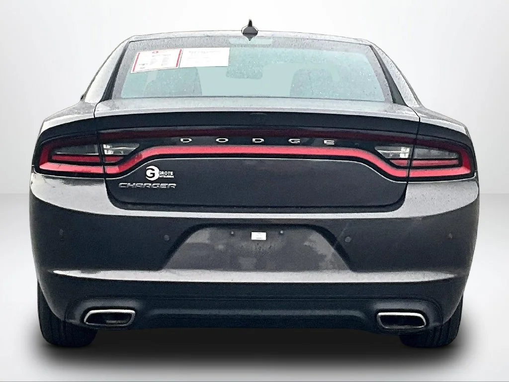Used 2023 Gray Dodge SXT image 5