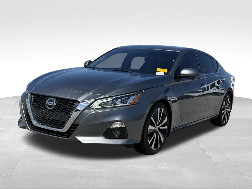 Used 2020 Gray Nissan 2.5 Platinum image 1