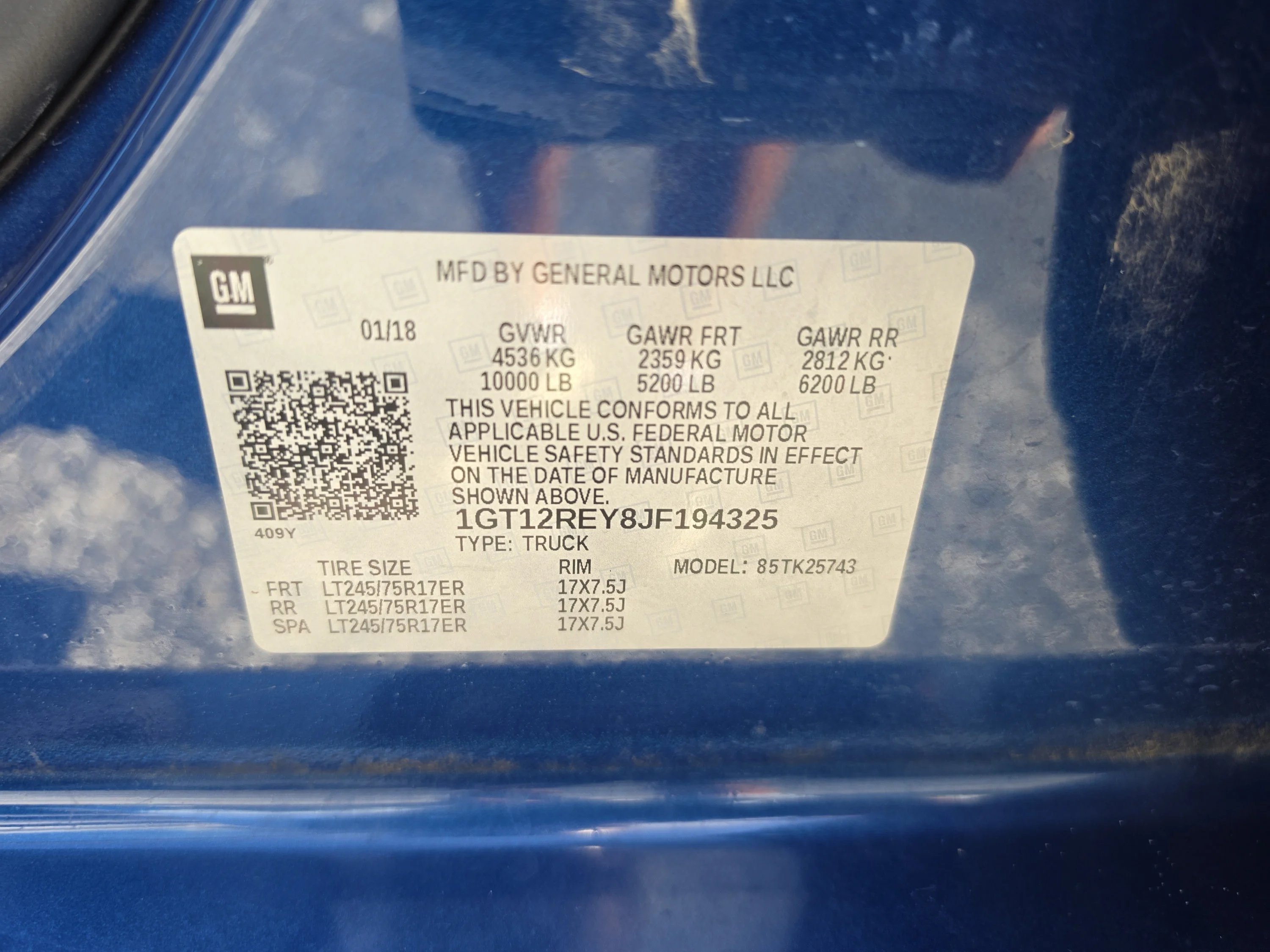 Used 2018 Stone Blue Metallic GMC Base image 38
