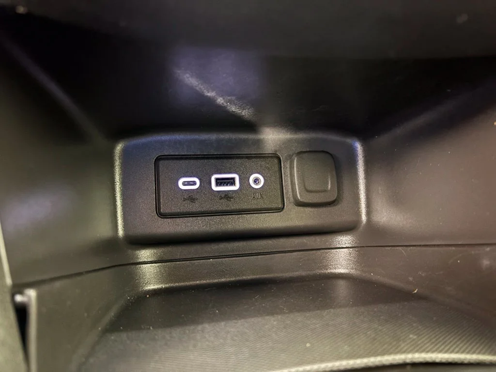 Used 2024 White Chevrolet LT image 28