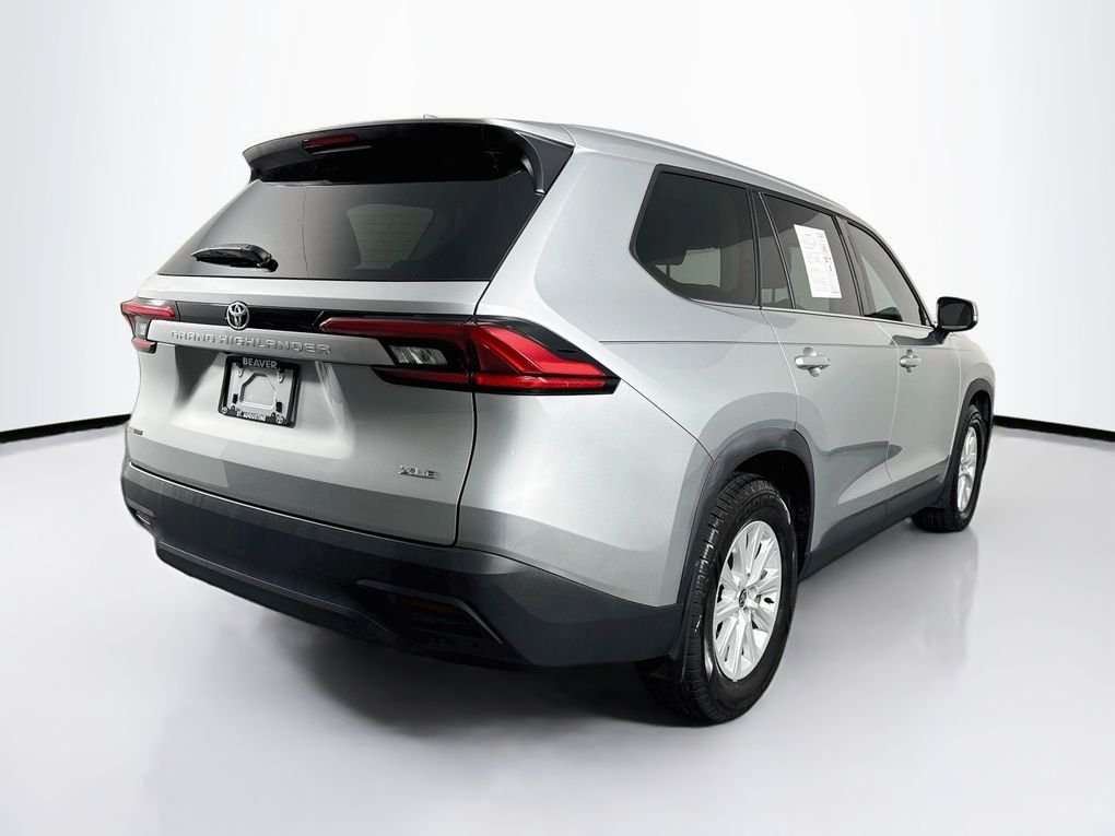 Used 2024  Toyota XLE image 10