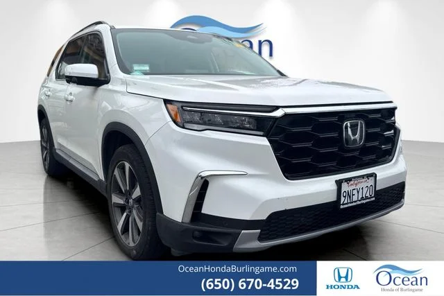 2025 Honda Pilot Touring AWD's photo