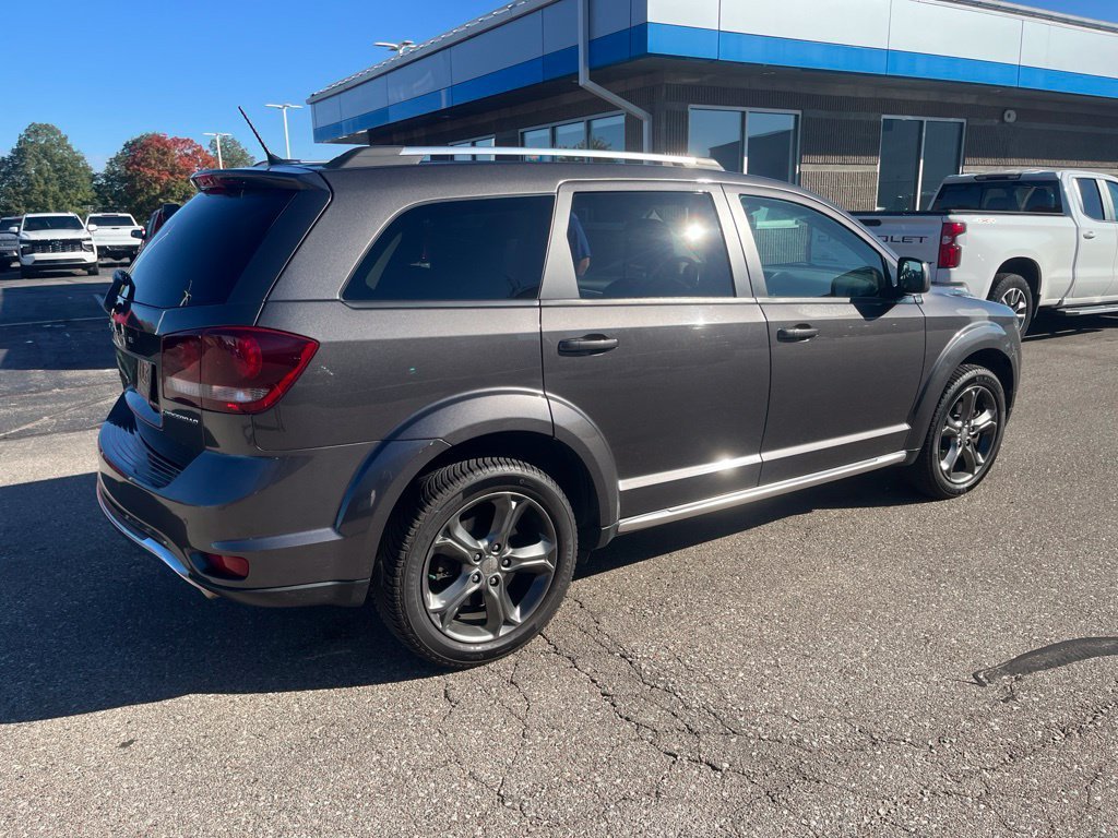 Used 2016 Gray Dodge Crossroad Plus image 9
