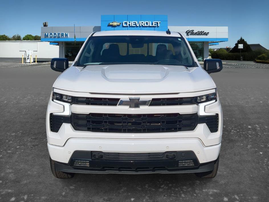 Used 2025 Summit White Chevrolet RST image 8