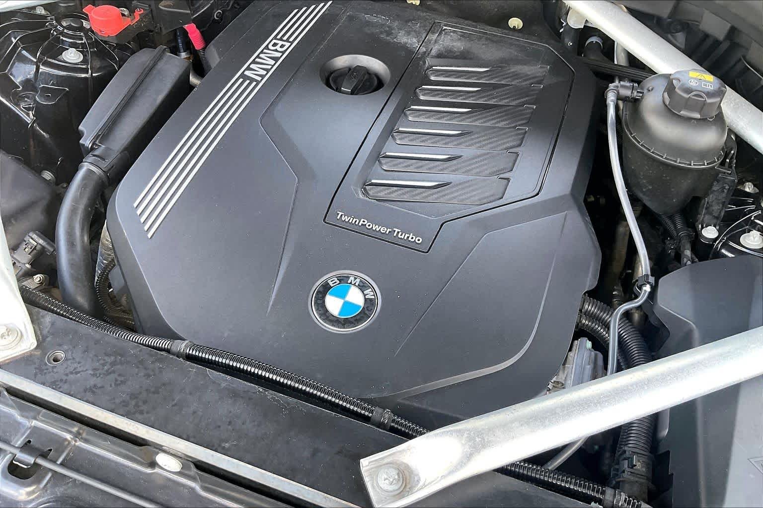 Used 2019 Black Sapphire Metallic BMW xDrive40i image 31