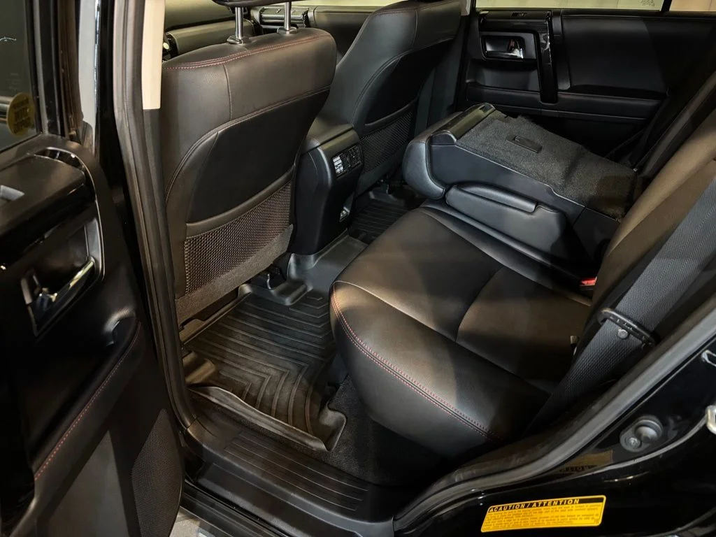 Used 2020 Midnight Black Metallic Toyota Venture image 7
