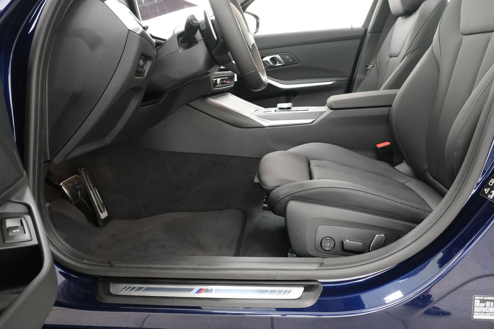 New 2026 Tanzanite Blue II Metallic BMW 330i xDrive image 51