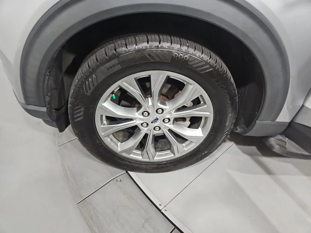 Used 2021 Silver Ford Limited image 27