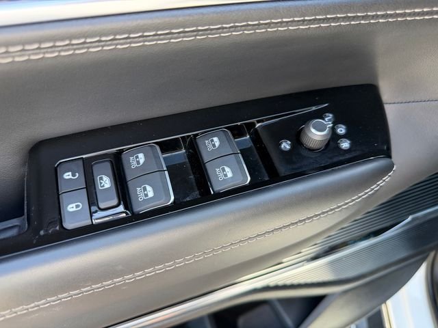 Used 2024 White Jeep  image 22