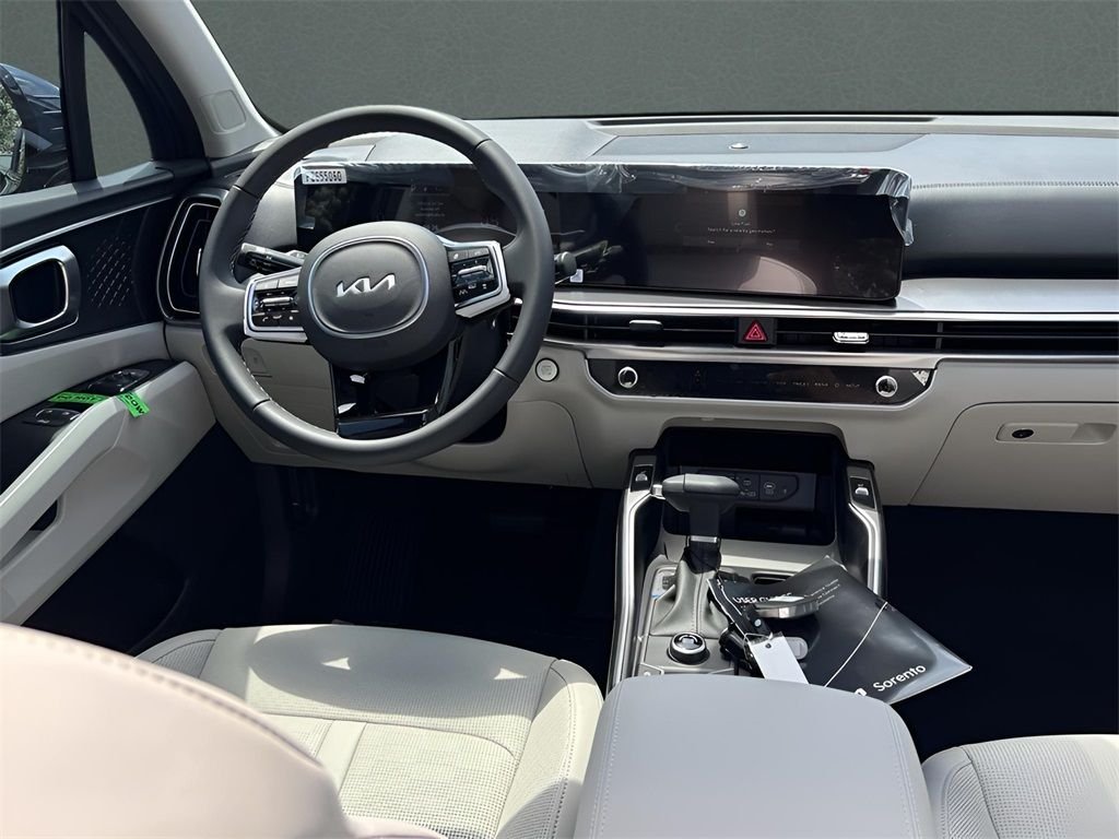 Used 2025 Black Kia S image 18