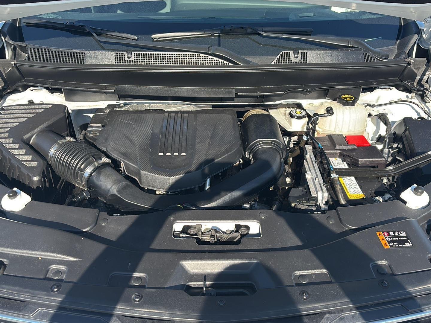 Used 2024 Summit White Chevrolet LT image 10