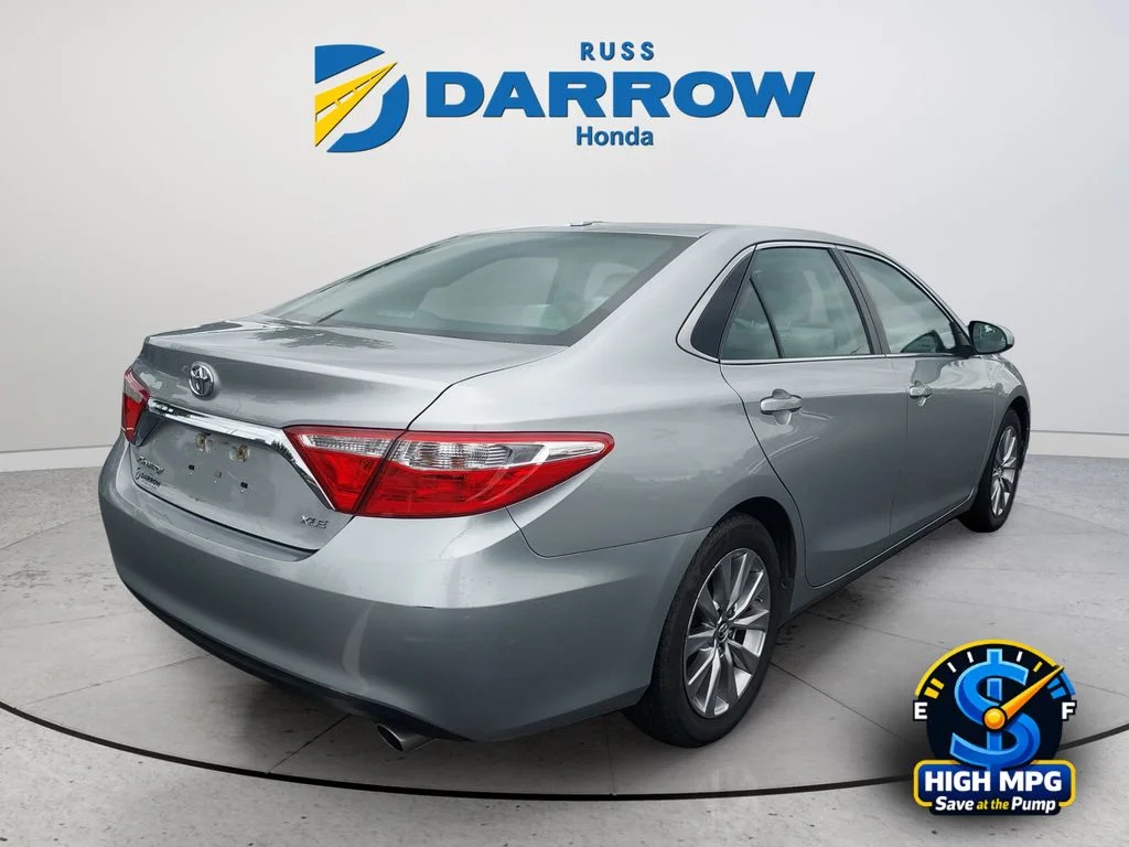 Used 2017 Silver Toyota XLE image 5