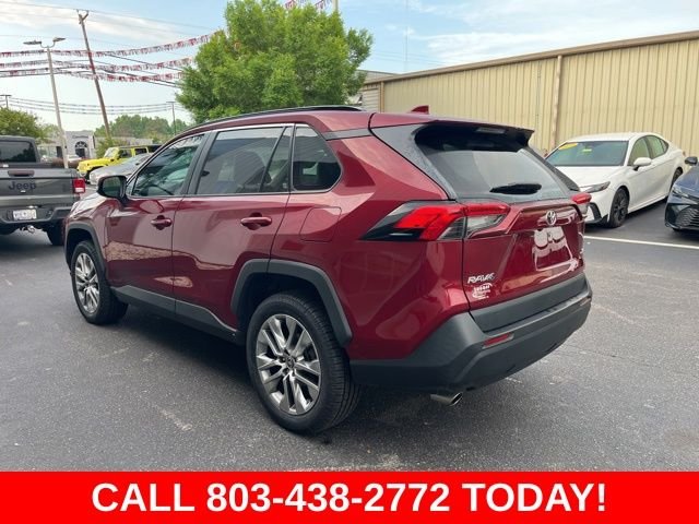 Used 2023 Red Toyota XLE Premium image 39