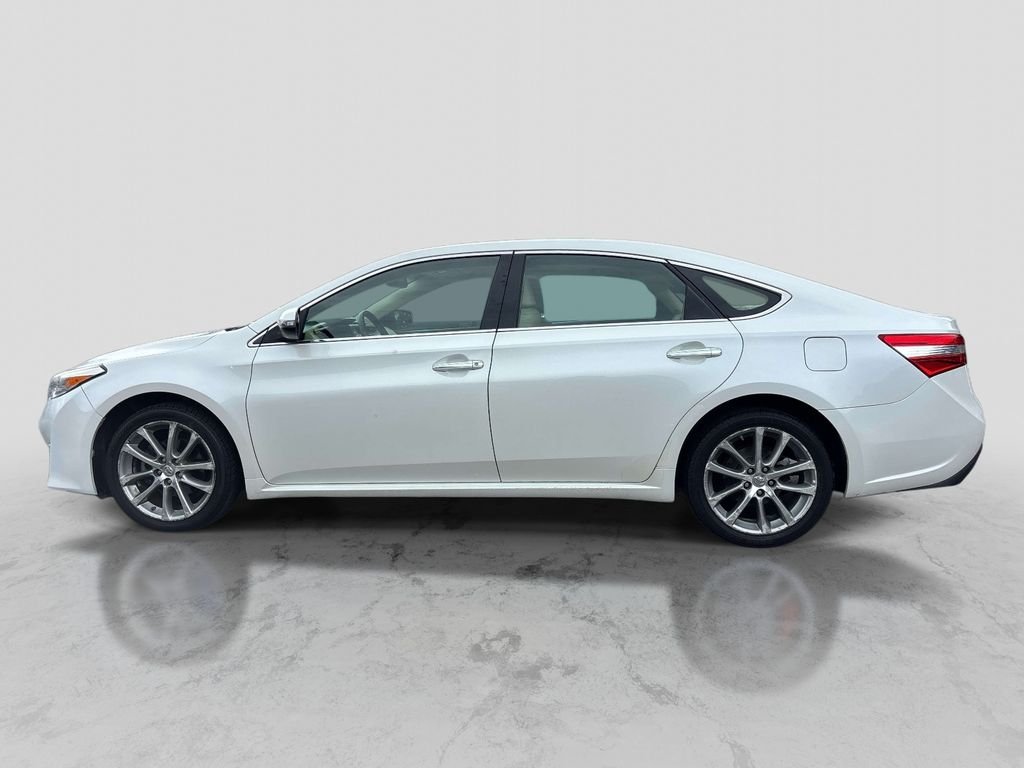 Used 2014 White Toyota XLE Touring image 2
