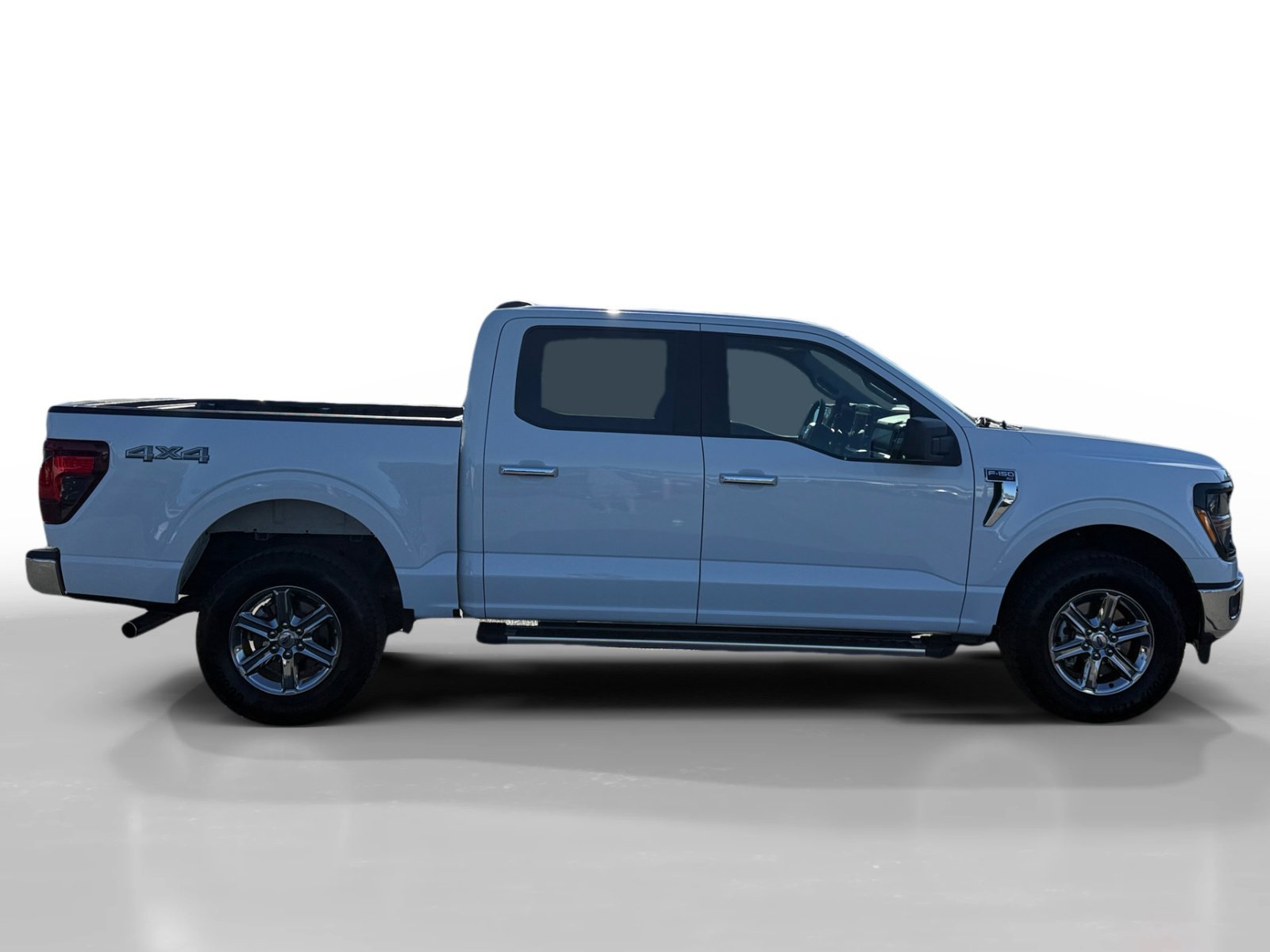 Certified Used 2025 Oxford White Ford XLT image 6