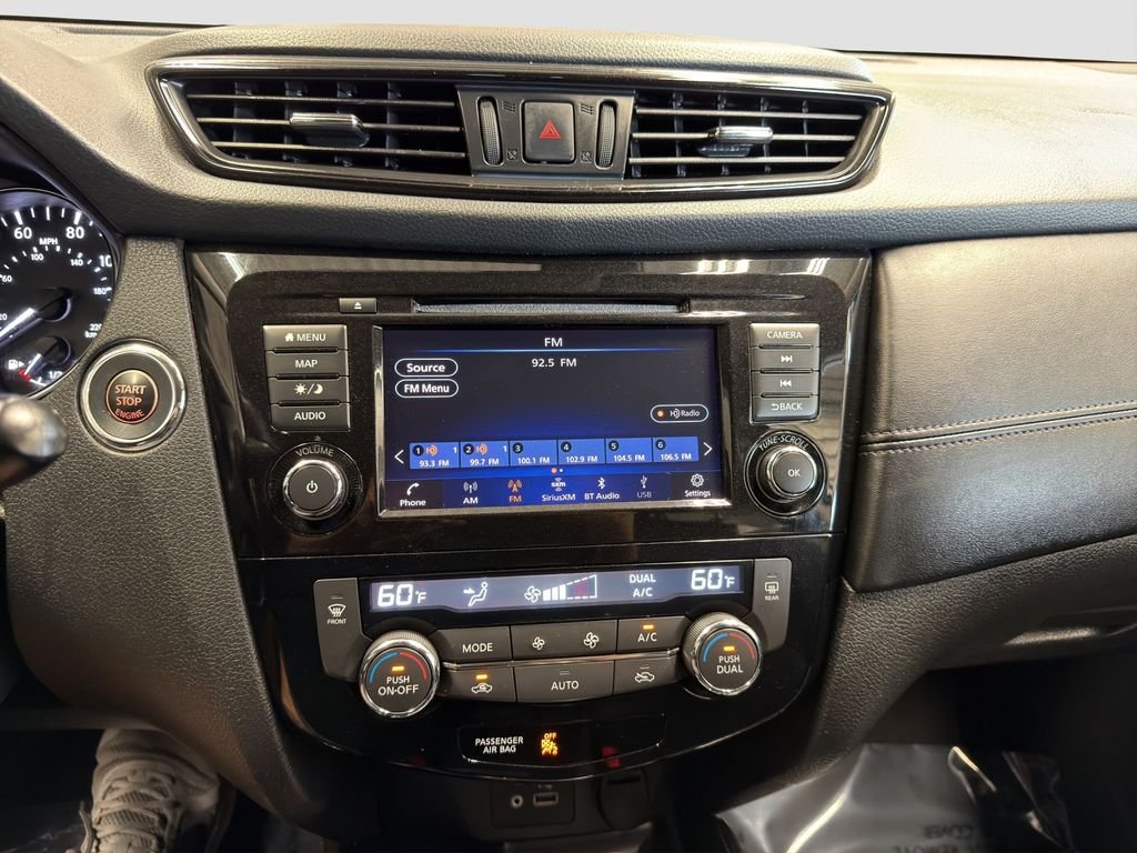 Used 2019 Silver Nissan SL image 16
