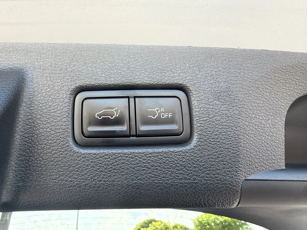 Used 2025 Wolf Gray Kia EX X-Pro image 17