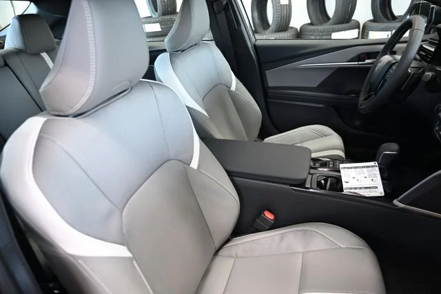 2026 Toyota Camry SE - Photo 9