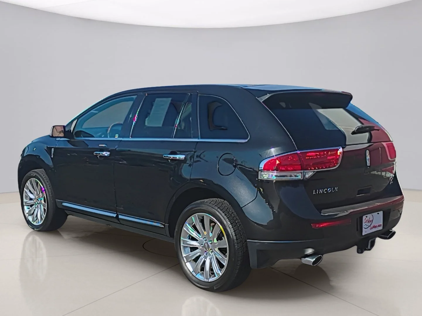 Used 2013 Black Lincoln AWD image 3