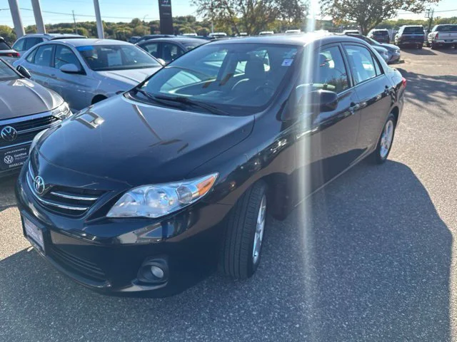 Used 2013 Black Toyota LE image 7