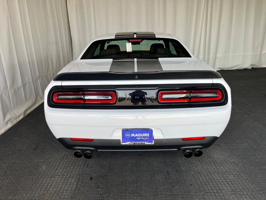Used 2023 White Dodge SXT image 29