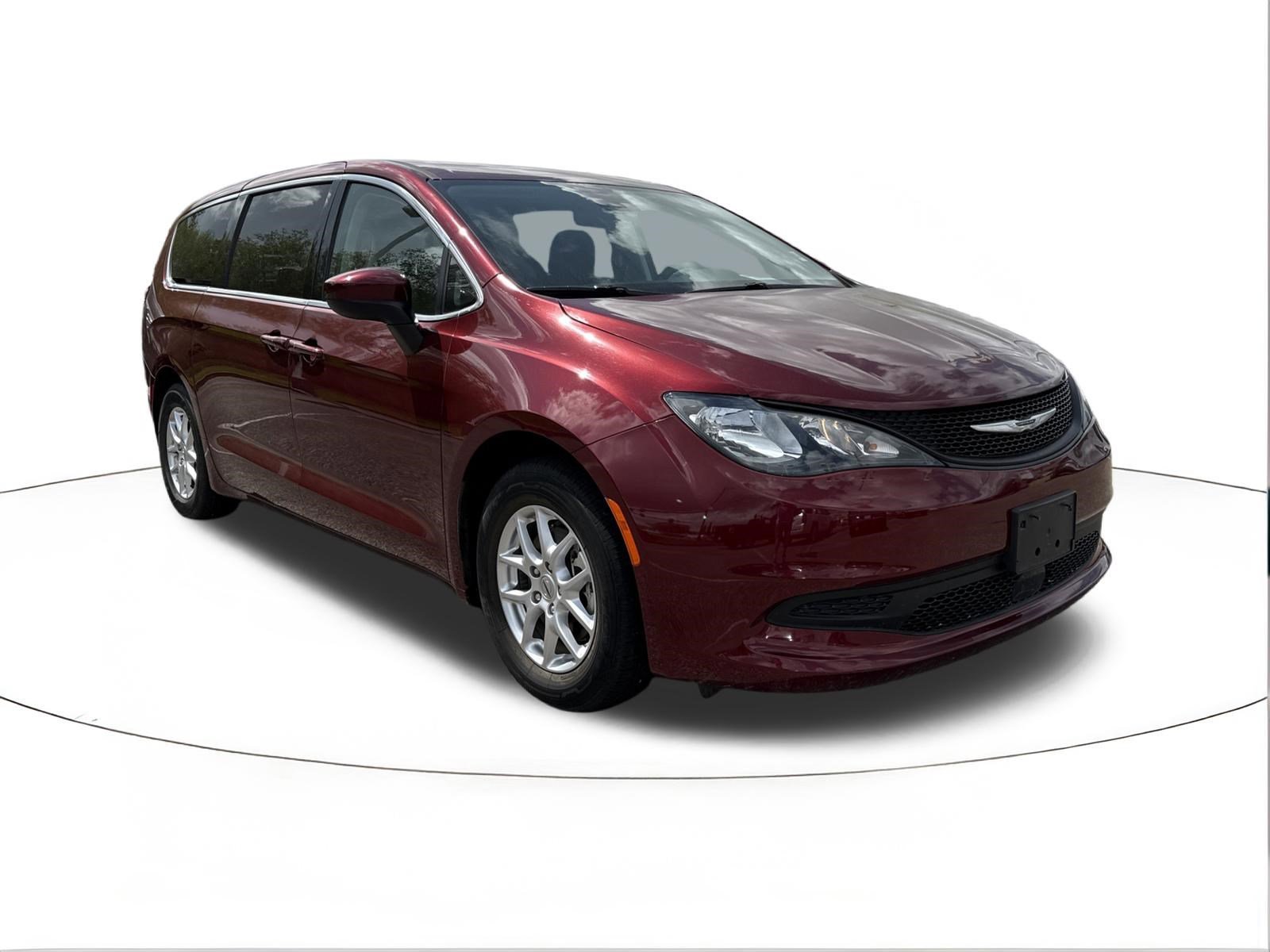 2023 Chrysler Voyager LX's photo