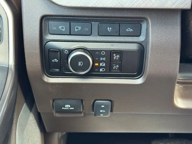 Used 2023 White Ford King Ranch image 36