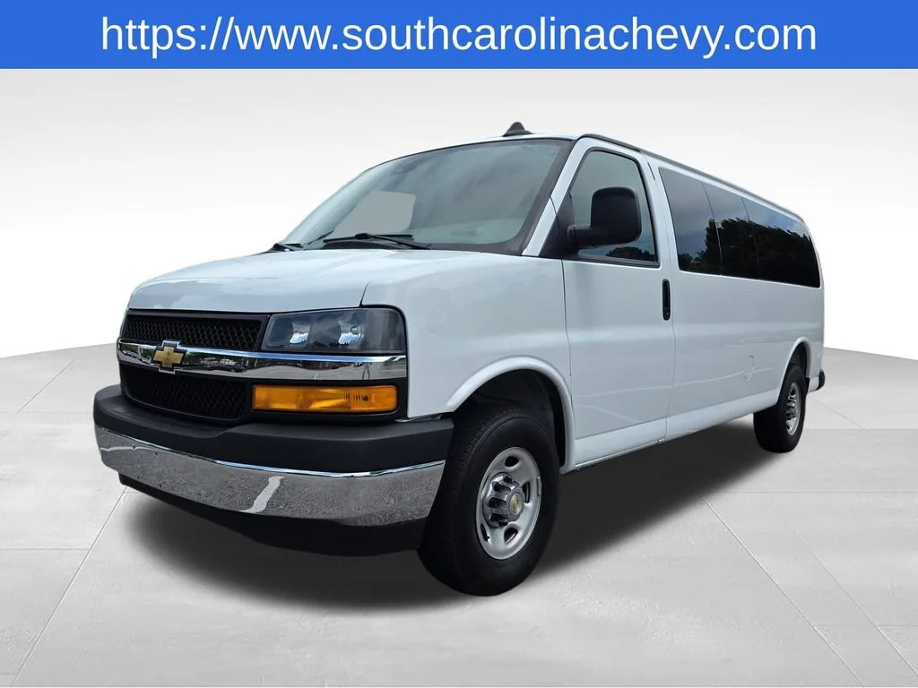 Used 2025 Summit White Chevrolet 1LT image 32