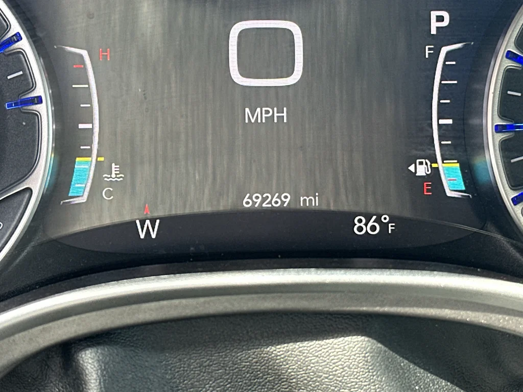 Used 2024 White Chrysler Touring L image 17