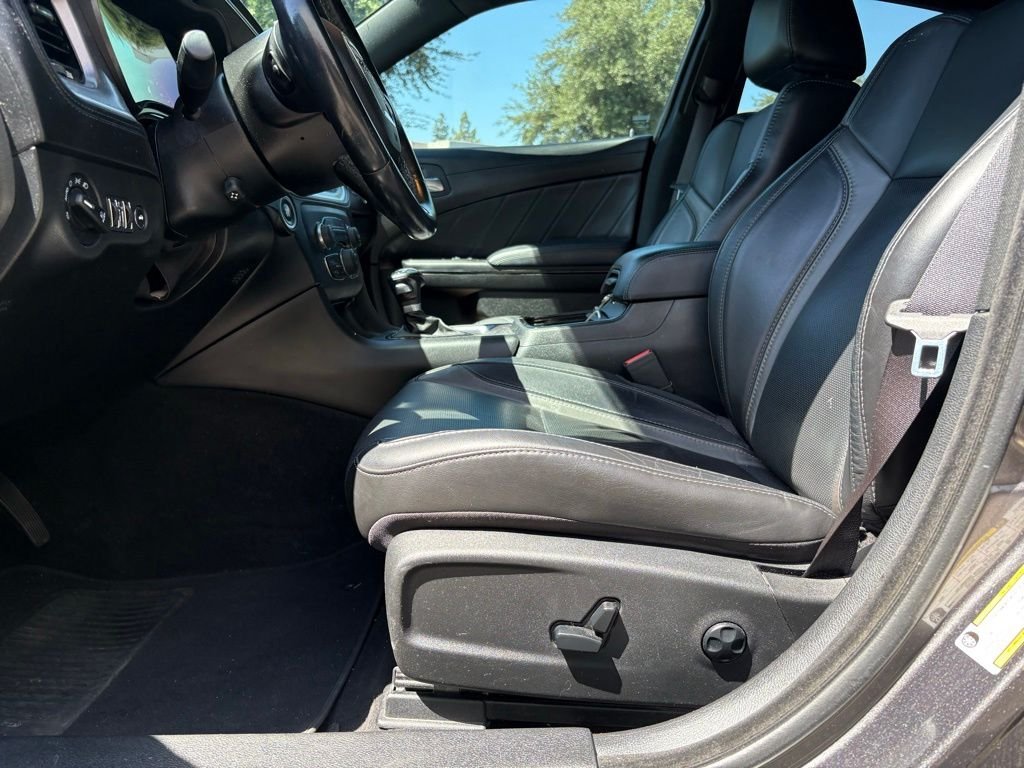 Used 2020 Gray Dodge SXT image 7
