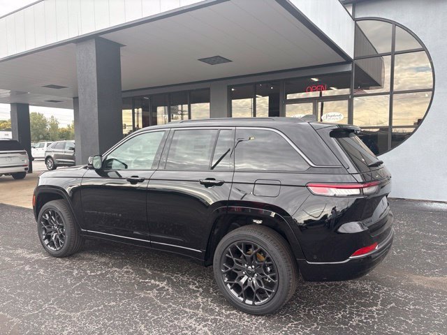 New 2027 High-Gloss Black Paint Jeep Summit image 6