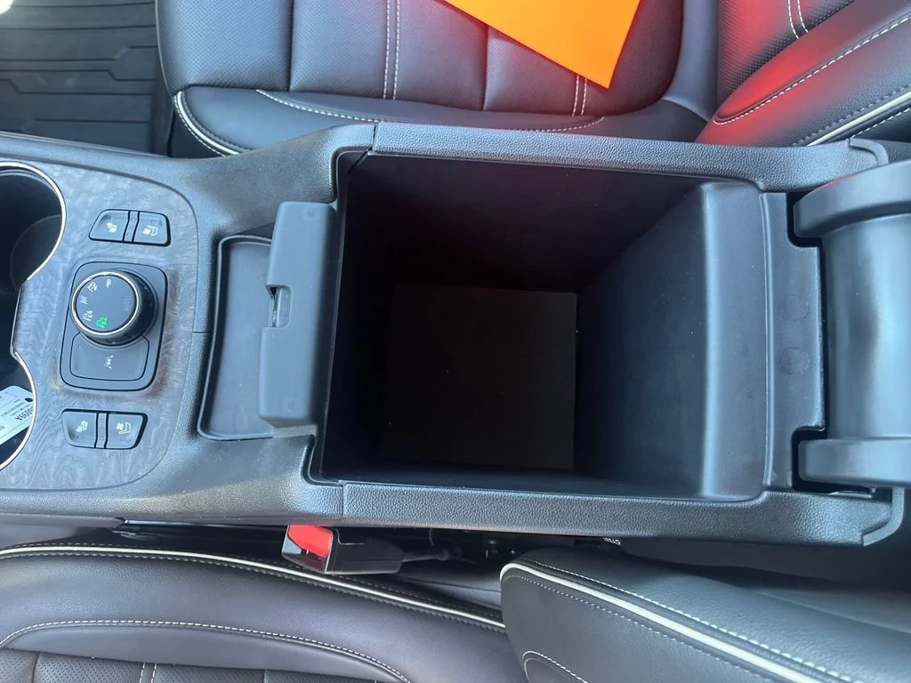 2023 GMC Acadia Denali - Photo 30
