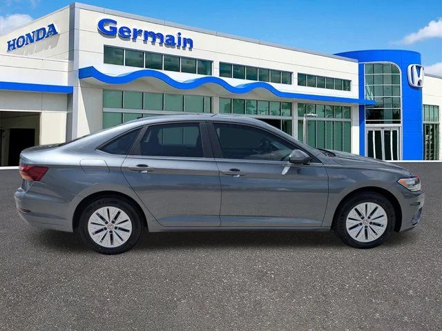Used 2019 Platinum Gray Metallic Volkswagen 1.4T SE image 4
